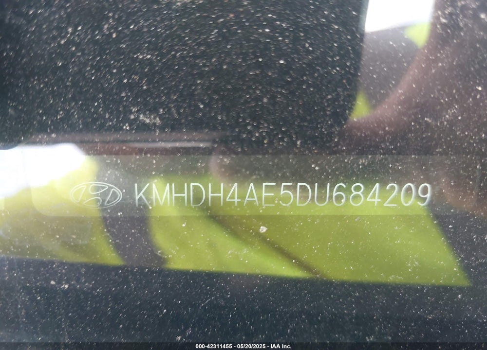 2013 HYUNDAI ELANTRA VIN: KMHDH4AE5DU684209