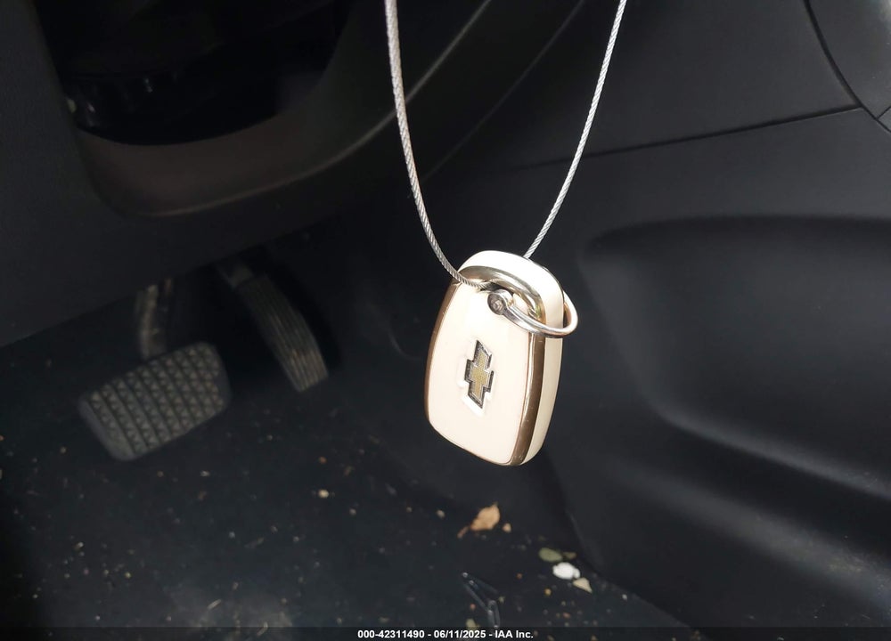 2019 CHEVROLET EQUINOX VIN: 3GNAXNEV0KS641105