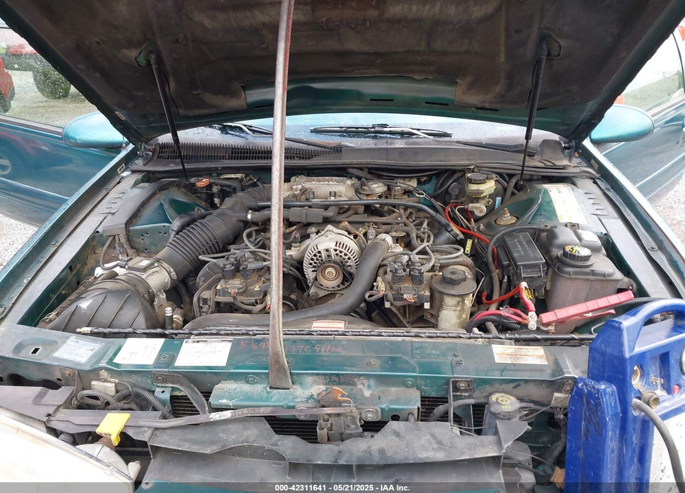 1996 FORD THUNDERBIRD LX VIN: 1FALP62W9TH118637