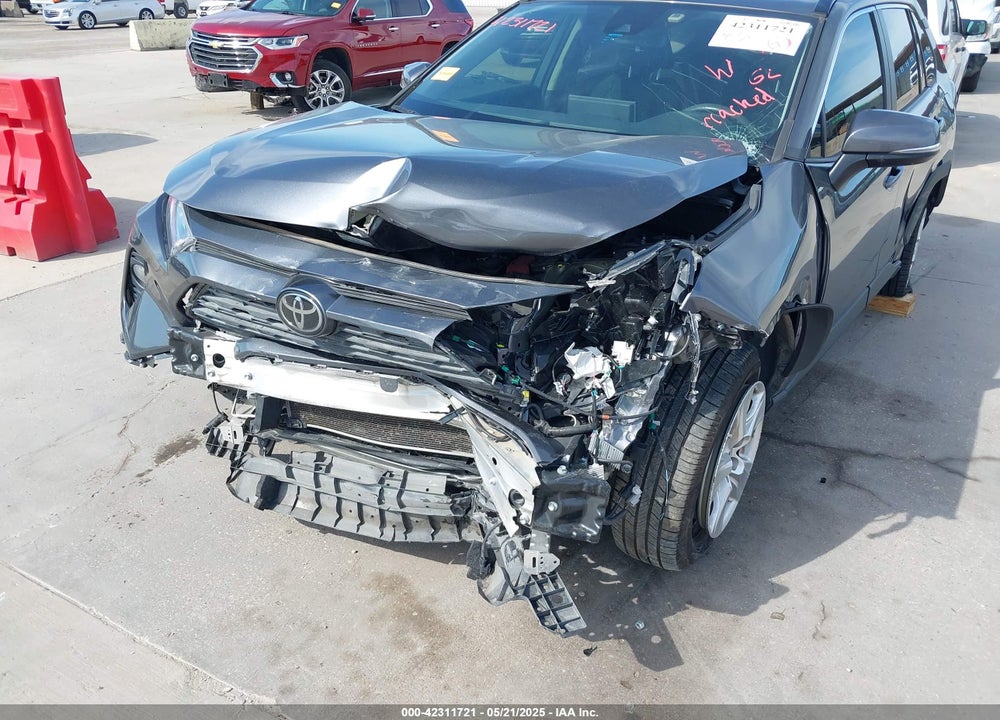 2019 TOYOTA RAV4 XLE VIN: JTMW1RFV6KD011465