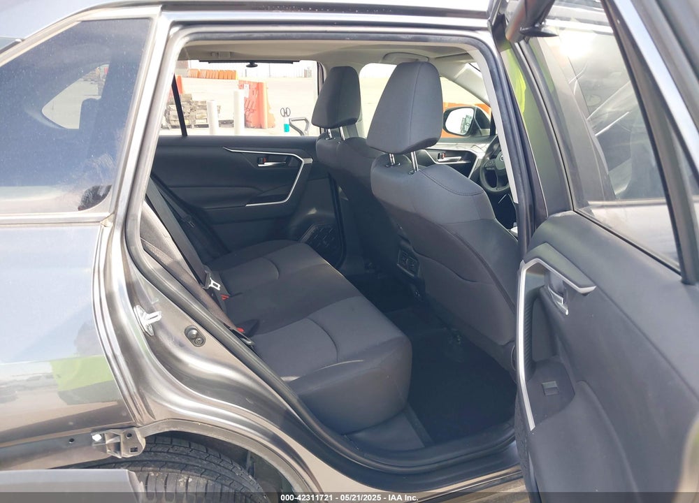 2019 TOYOTA RAV4 XLE VIN: JTMW1RFV6KD011465