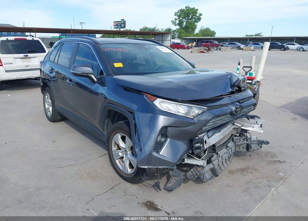 2019 TOYOTA RAV4 XLE VIN: JTMW1RFV6KD011465