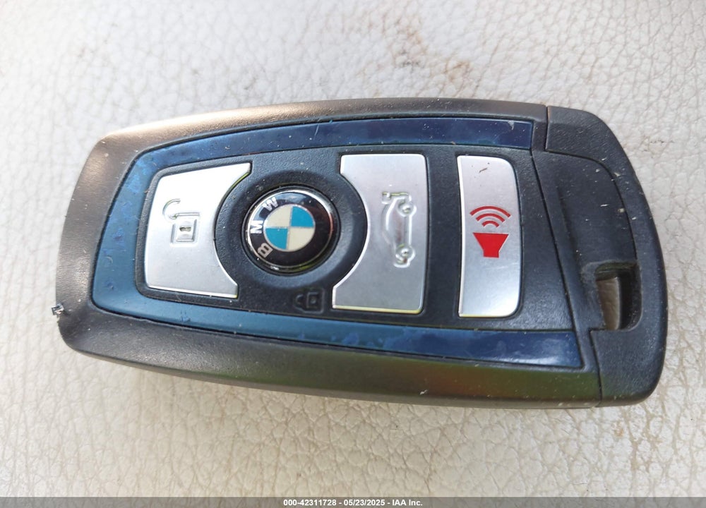 2016 BMW 3 SERIES VIN: WBA8B7G58GNT14562