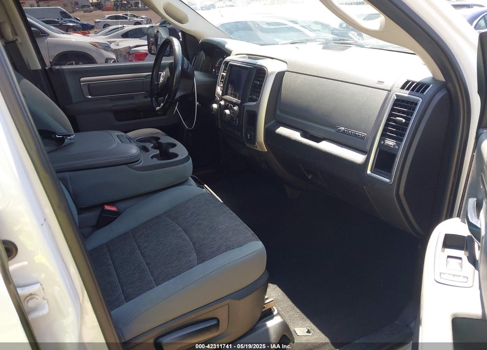 2019 RAM 1500 CLASSIC VIN: 1C6RR6TT5KS608648