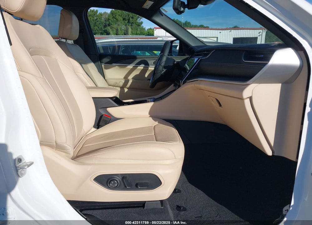 2023 JEEP GRAND CHEROKEE L LIMITED 4X4 VIN: 1C4RJKBG0P8854444