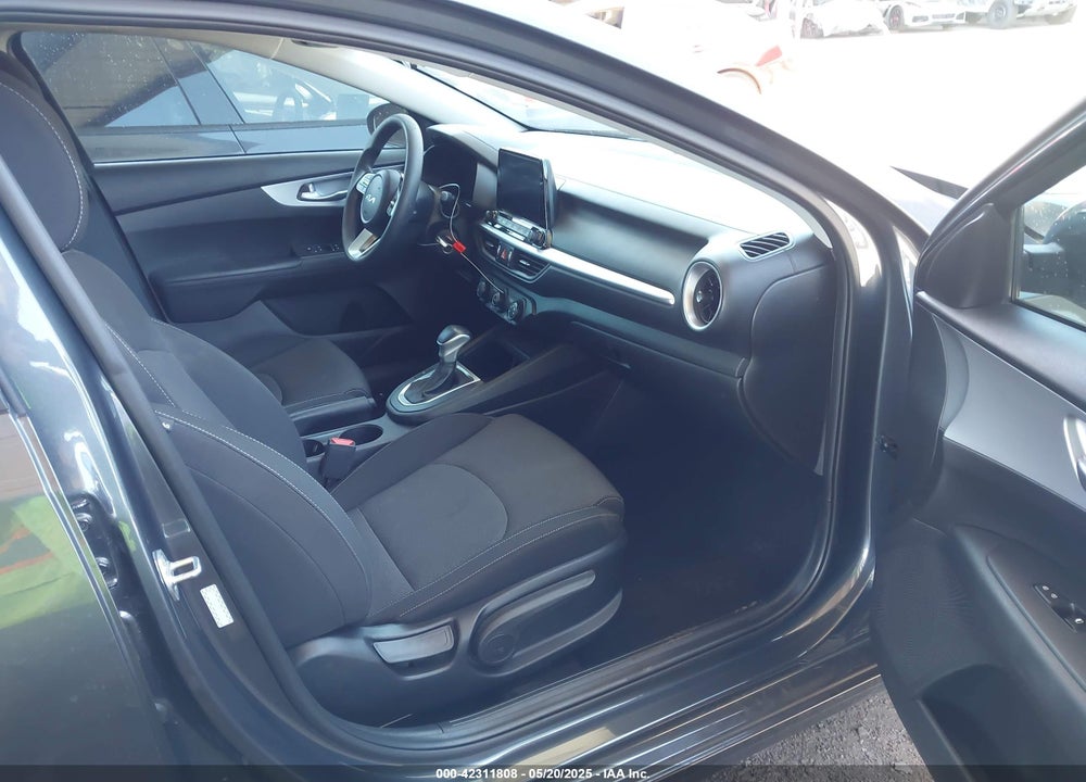 2023 KIA FORTE VIN: 3KPF24AD7PE587537
