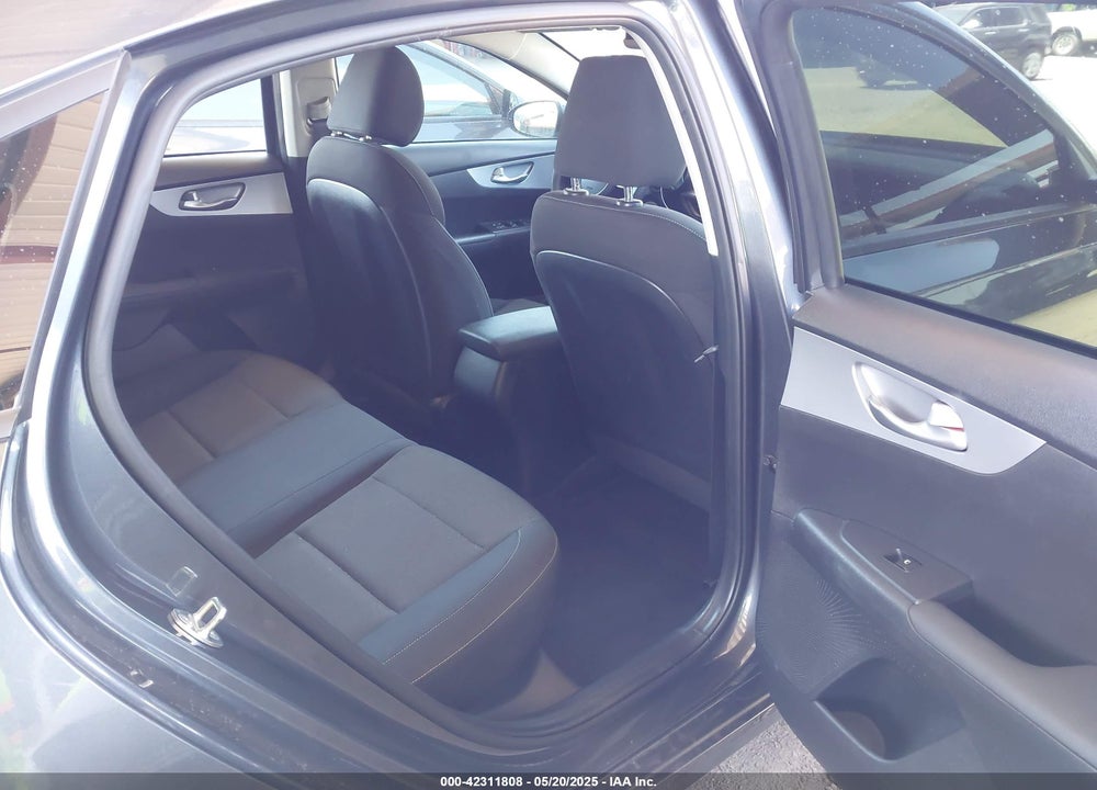 2023 KIA FORTE VIN: 3KPF24AD7PE587537