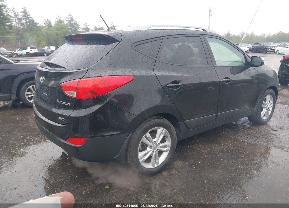 2013 HYUNDAI TUCSON VIN: KM8JUCAC2DU564794