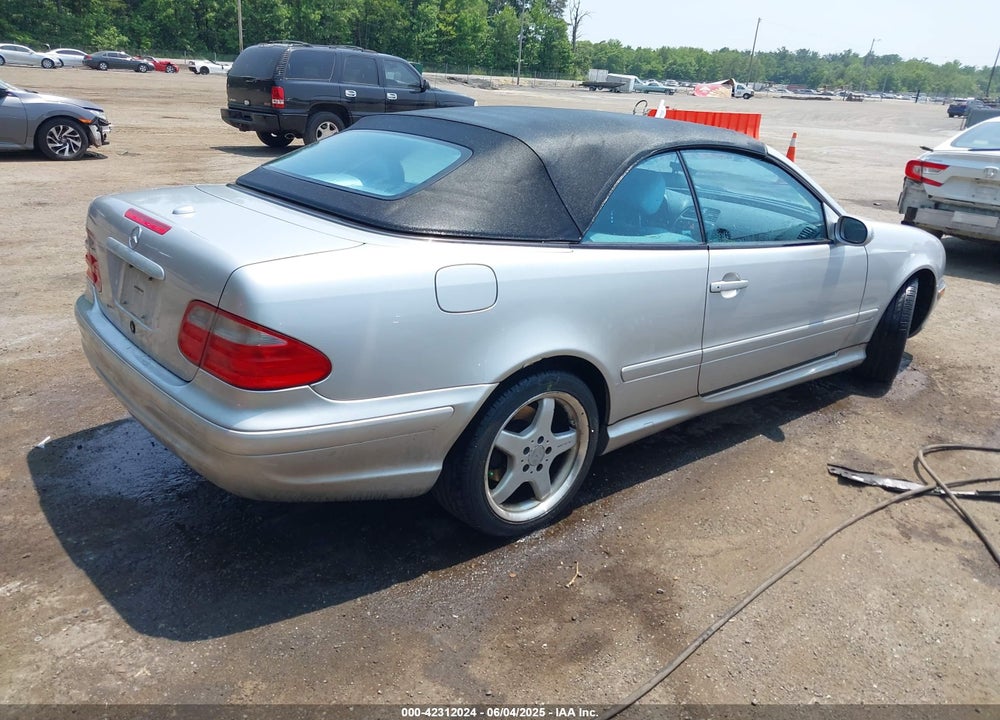 2002 MERCEDES-BENZ CLK 430 VIN: WDBLK70G52T112287