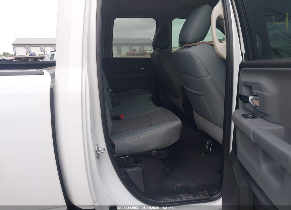2019 RAM 1500 CLASSIC WARLOCK 4X4 6'4 BOX VIN: 1C6RR7GGXKS616991