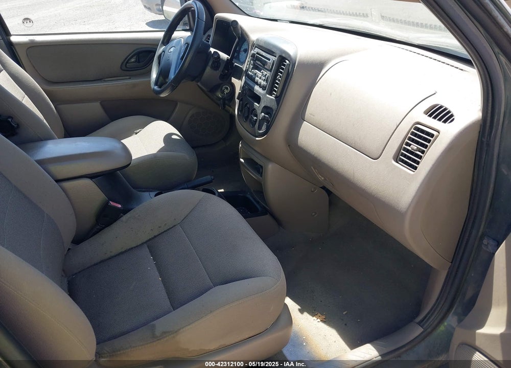 2001 FORD ESCAPE XLT VIN: 1FMYU04161KC37345