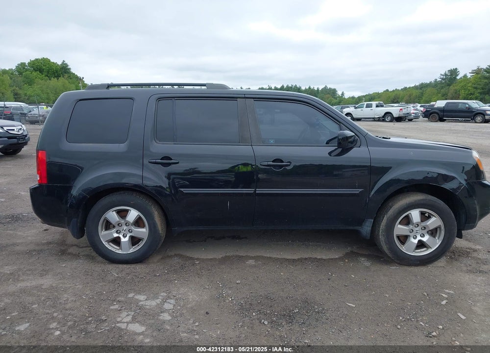 2011 HONDA PILOT VIN: 5FNYF4H77BB029431