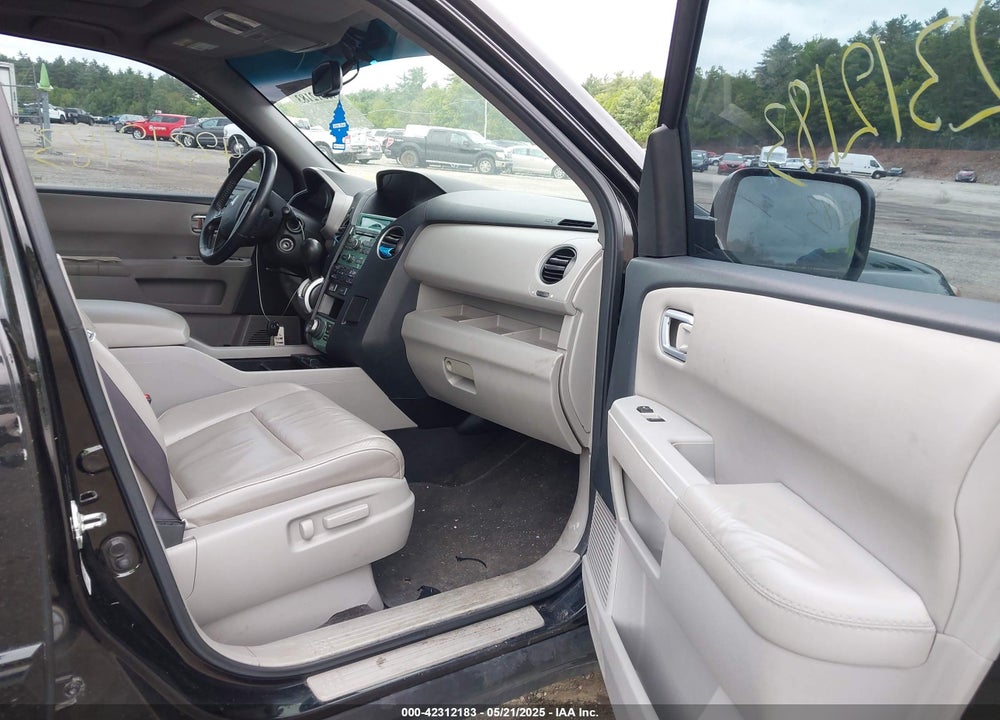 2011 HONDA PILOT VIN: 5FNYF4H77BB029431