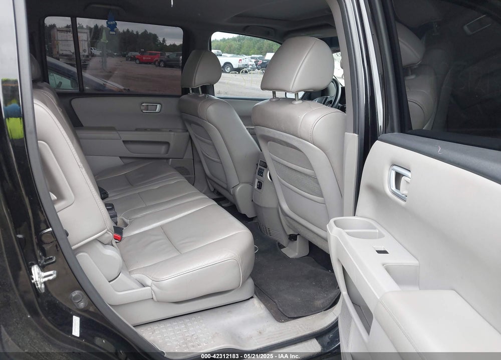 2011 HONDA PILOT VIN: 5FNYF4H77BB029431