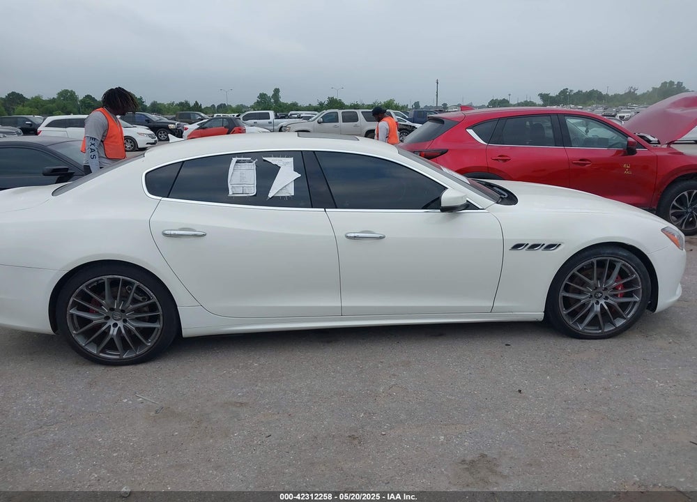 2017 MASERATI QUATTROPORTE S GRANLUSSO VIN: ZAM56RPL5H1216548