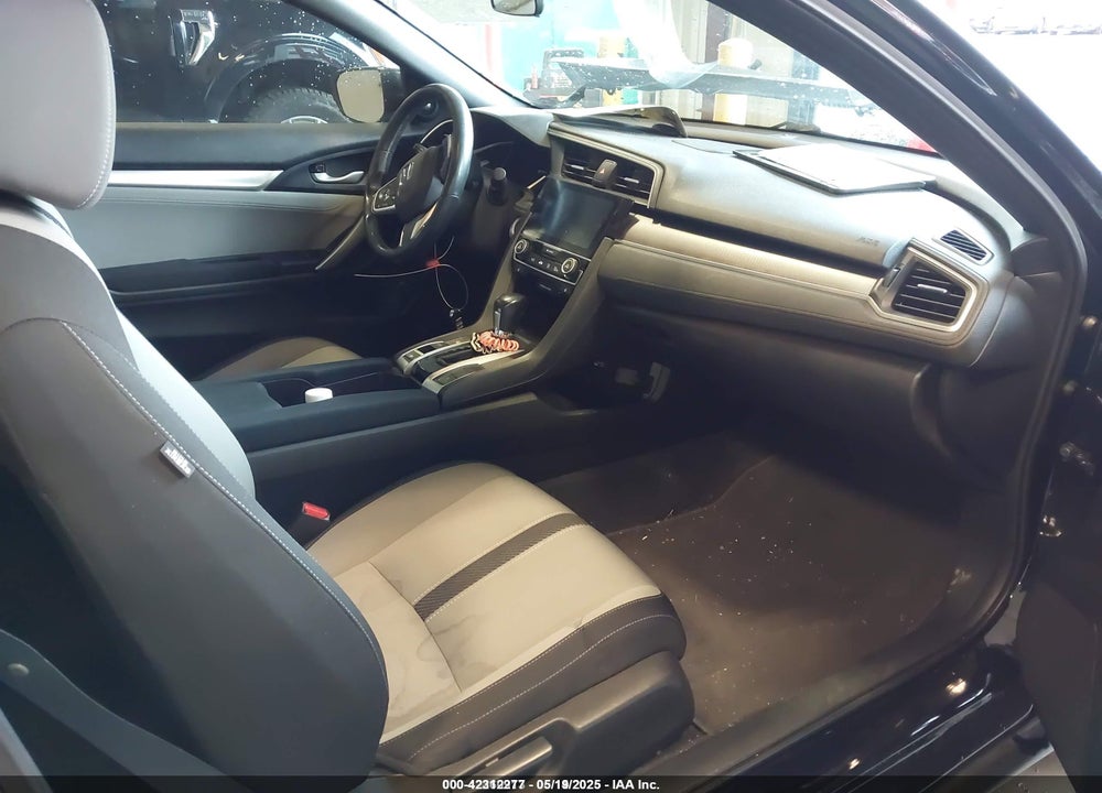 2018 HONDA CIVIC VIN: 2HGFC3B30JH357431