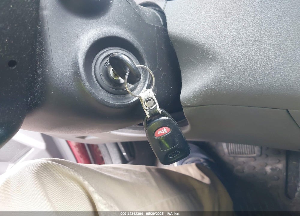 2014 HYUNDAI ELANTRA VIN: 5NPDH4AE2EH534848