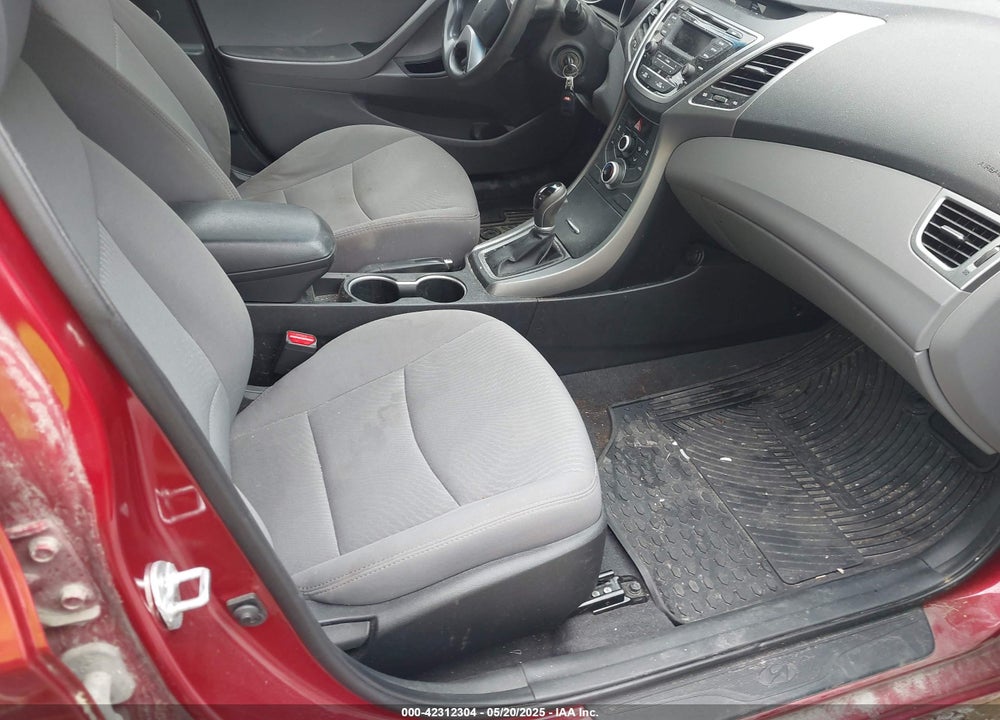 2014 HYUNDAI ELANTRA VIN: 5NPDH4AE2EH534848