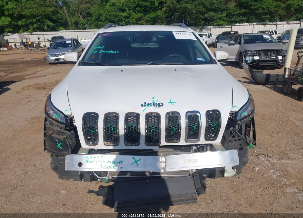 2017 JEEP CHEROKEE LATITUDE FWD VIN: 1C4PJLCB7HW640550