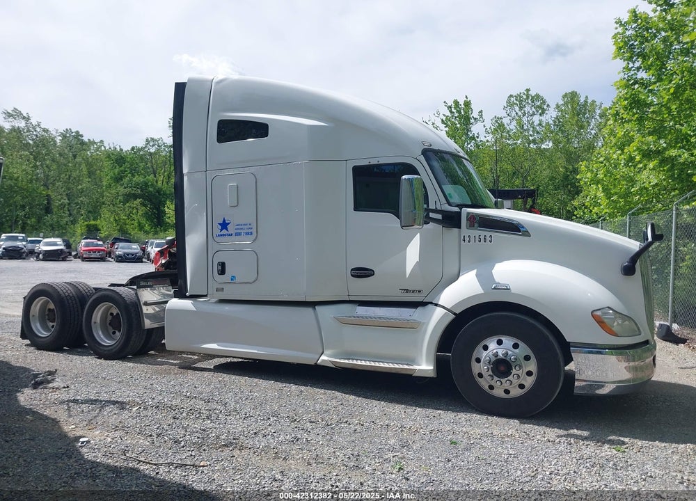 2017 KENWORTH T680 VIN: 1XKYDP9XXHJ161370