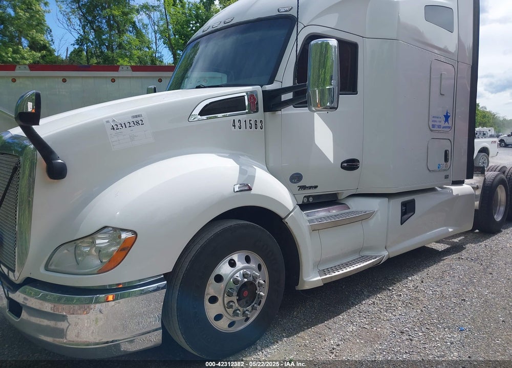 2017 KENWORTH T680 VIN: 1XKYDP9XXHJ161370