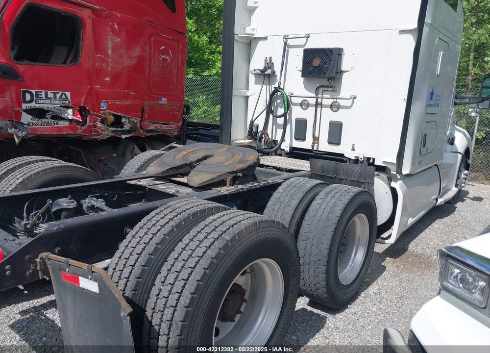 2017 KENWORTH T680 VIN: 1XKYDP9XXHJ161370