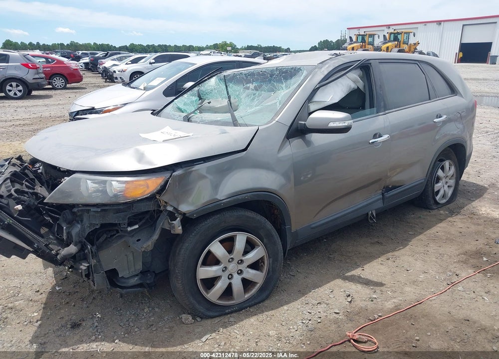 2011 KIA SORENTO LX V6 VIN: 5XYKT4A25BG120199