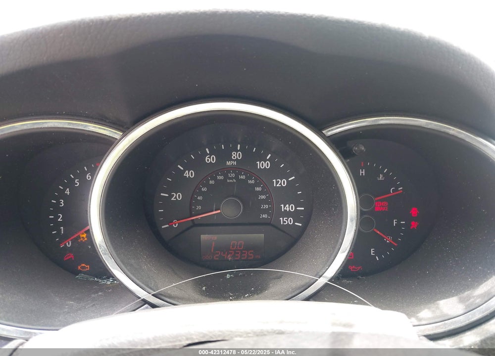 2011 KIA SORENTO LX V6 VIN: 5XYKT4A25BG120199