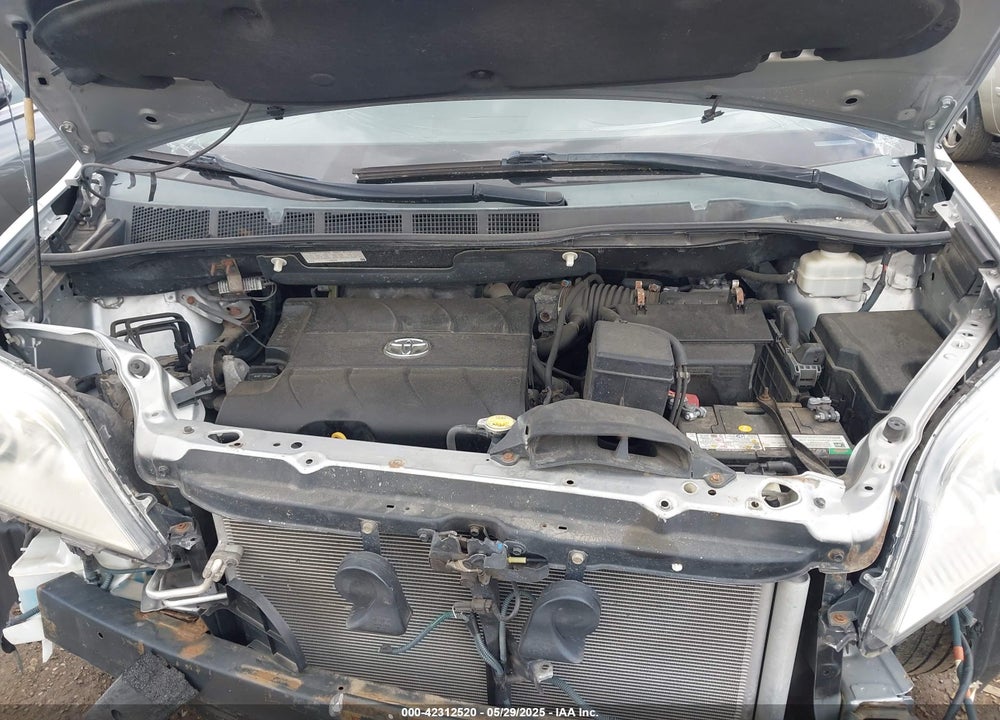 2011 TOYOTA SIENNA XLE V6 VIN: 5TDYK3DC7BS067407