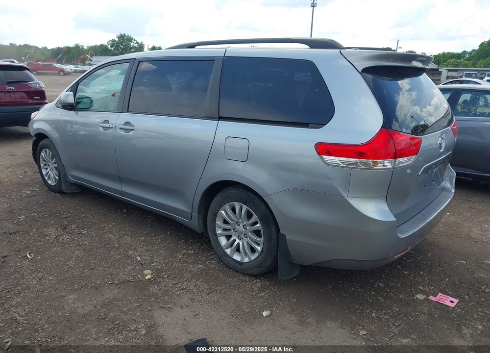 2011 TOYOTA SIENNA XLE V6 VIN: 5TDYK3DC7BS067407
