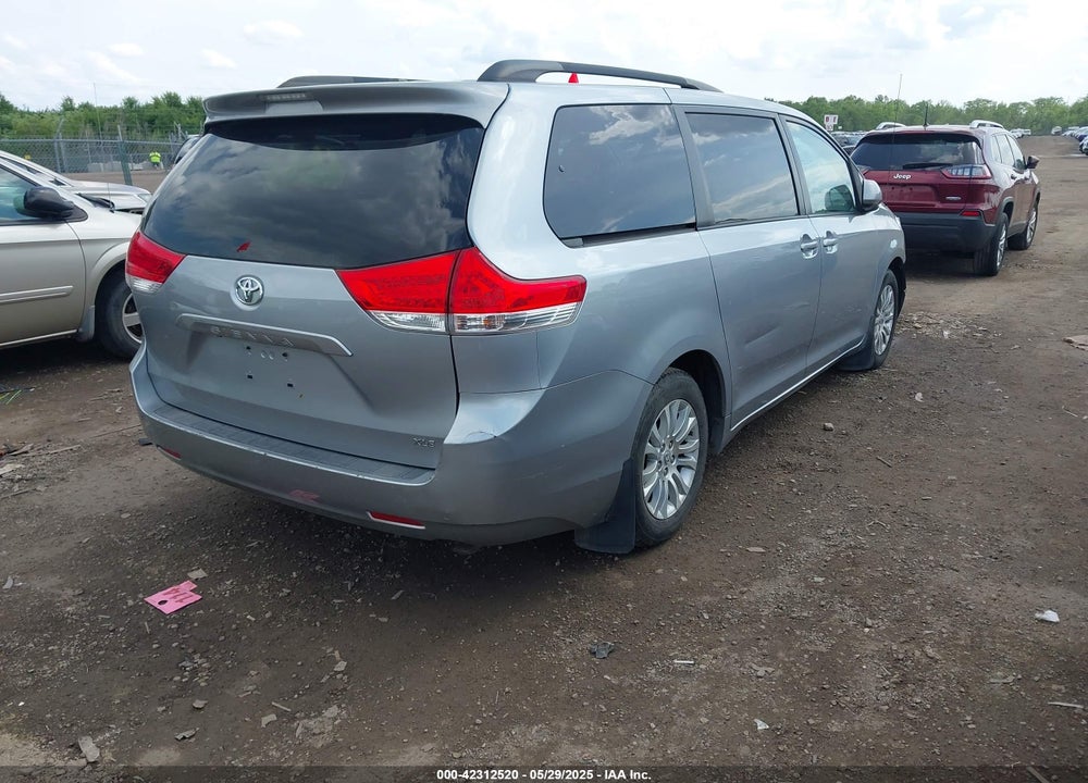 2011 TOYOTA SIENNA XLE V6 VIN: 5TDYK3DC7BS067407