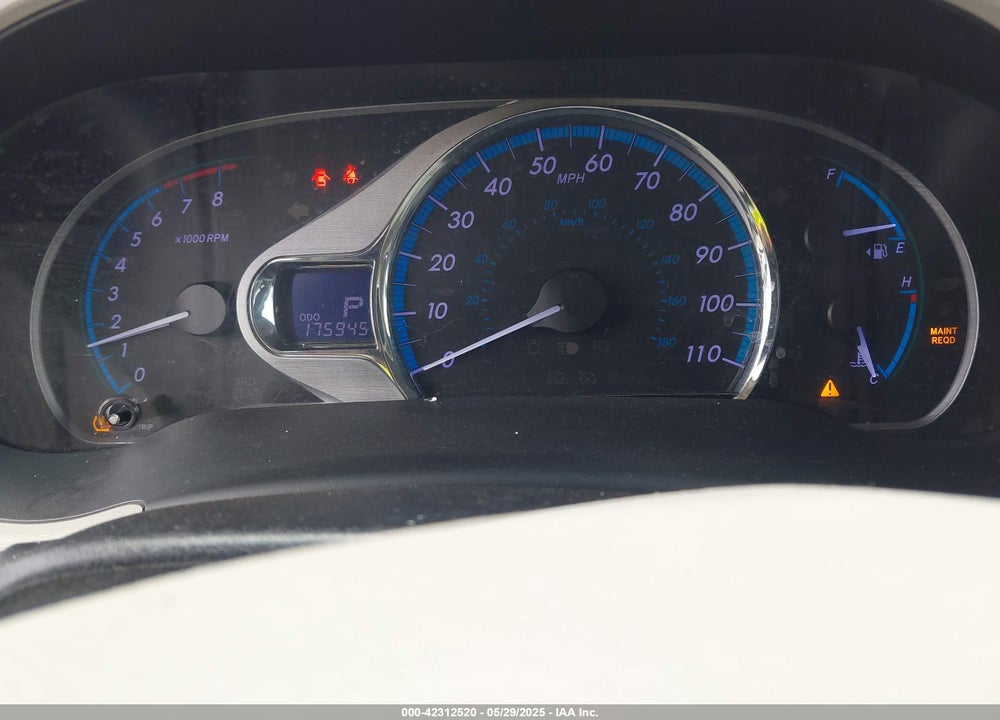 2011 TOYOTA SIENNA XLE V6 VIN: 5TDYK3DC7BS067407