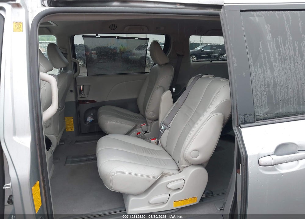 2011 TOYOTA SIENNA XLE V6 VIN: 5TDYK3DC7BS067407