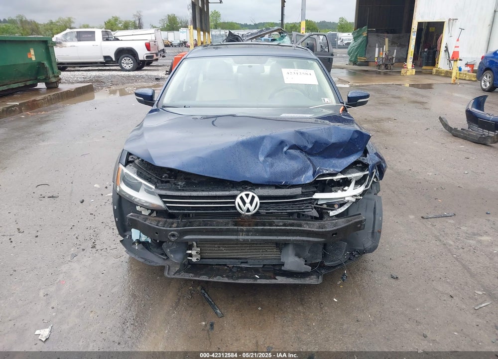 2011 VOLKSWAGEN JETTA VIN: 3VWLZ7AJ2BM102447