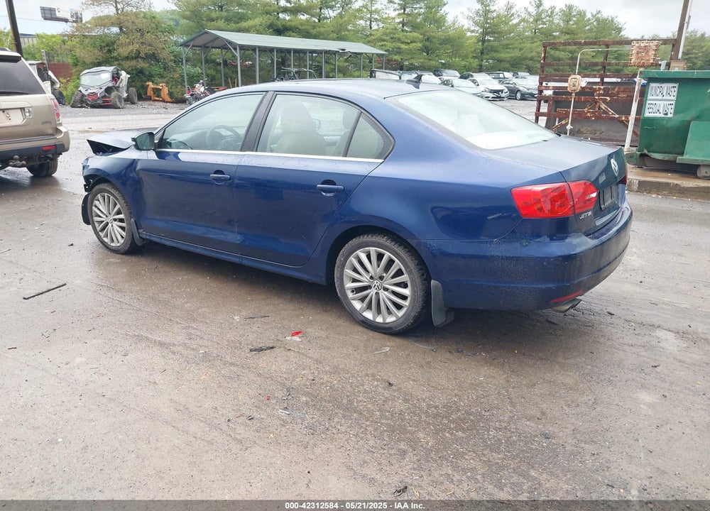 2011 VOLKSWAGEN JETTA VIN: 3VWLZ7AJ2BM102447