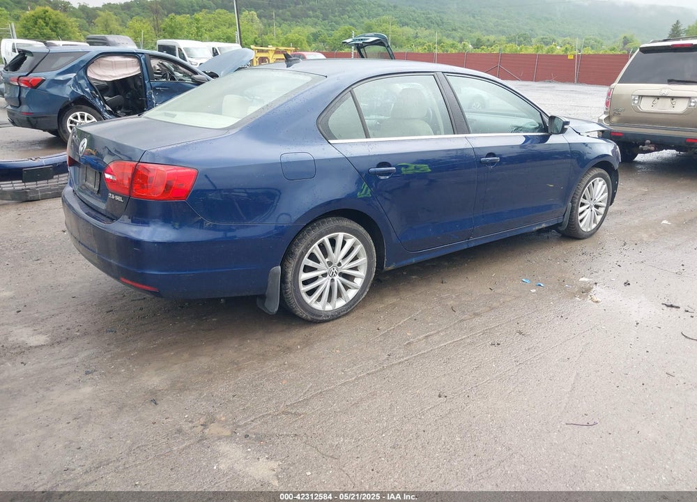 2011 VOLKSWAGEN JETTA VIN: 3VWLZ7AJ2BM102447
