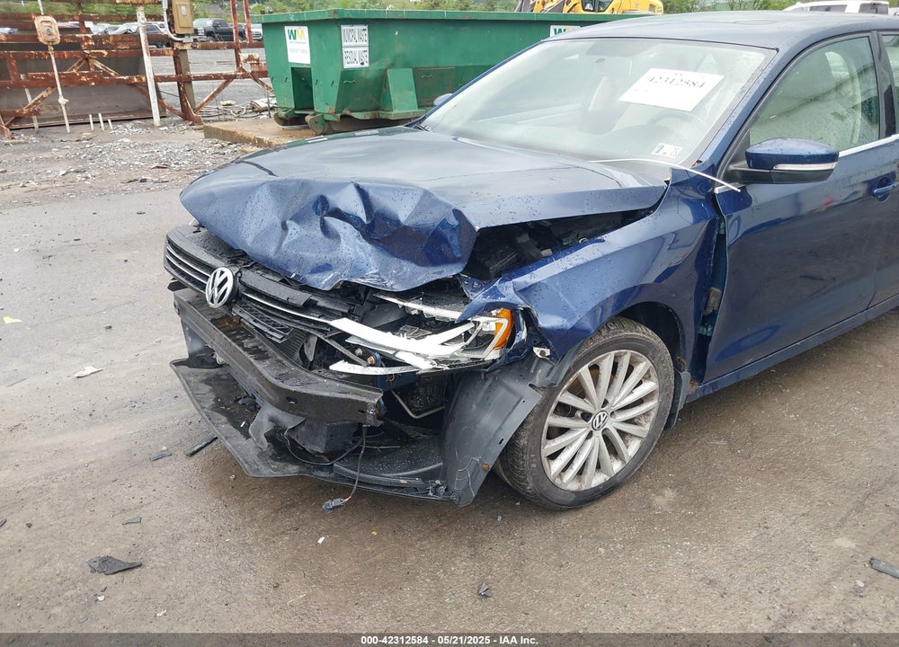 2011 VOLKSWAGEN JETTA VIN: 3VWLZ7AJ2BM102447