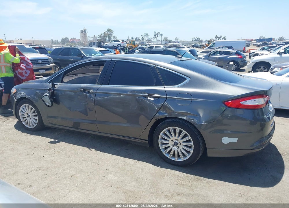 2016 FORD FUSION ENERGI SE LUXURY VIN: 3FA6P0PU8GR188085