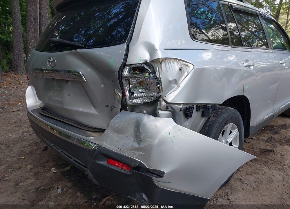 2013 TOYOTA HIGHLANDER SE V6 VIN: 5TDBK3EH6DS256875