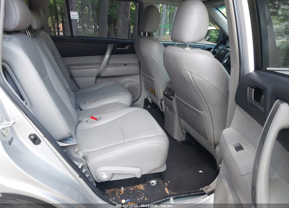 2013 TOYOTA HIGHLANDER SE V6 VIN: 5TDBK3EH6DS256875
