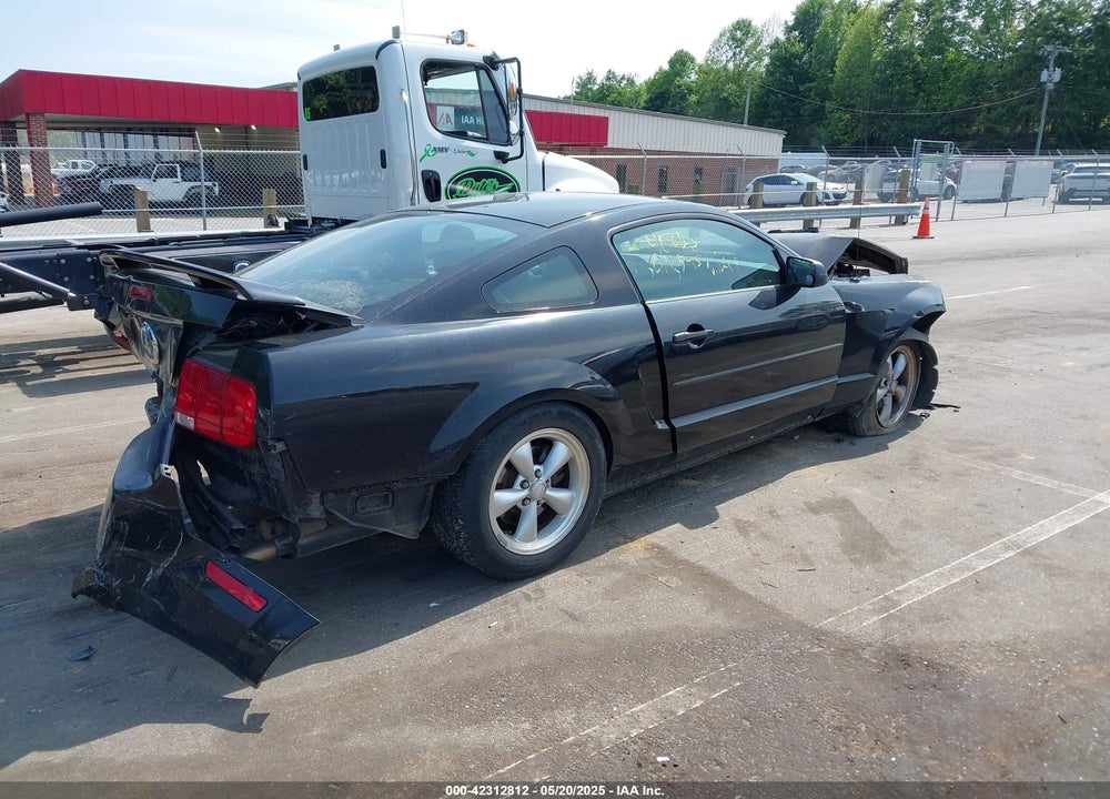 2008 FORD MUSTANG VIN: 1ZVHT80N985155422