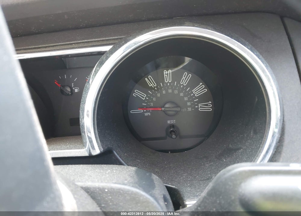 2008 FORD MUSTANG VIN: 1ZVHT80N985155422