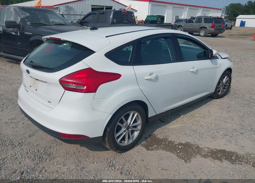 2017 FORD FOCUS SE VIN: 1FADP3K23HL262009