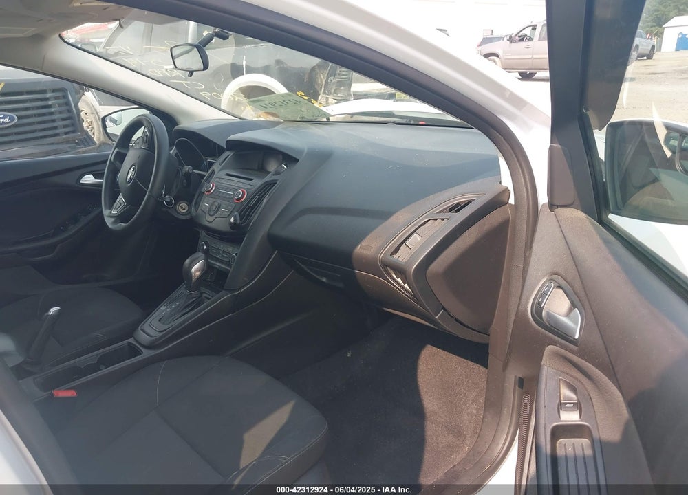 2017 FORD FOCUS SE VIN: 1FADP3K23HL262009