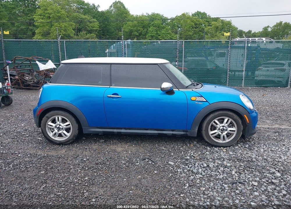 2012 MINI COOPER VIN: WMWSU3C54CT255840