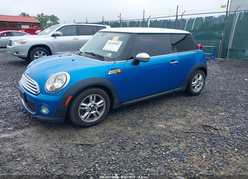 2012 MINI COOPER VIN: WMWSU3C54CT255840
