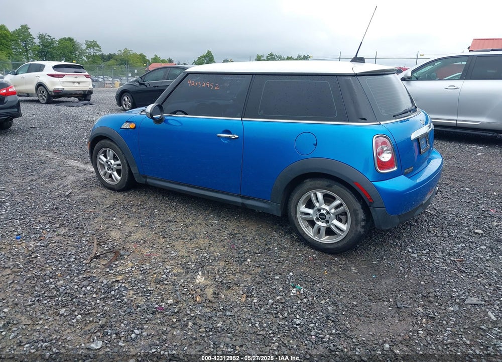 2012 MINI COOPER VIN: WMWSU3C54CT255840