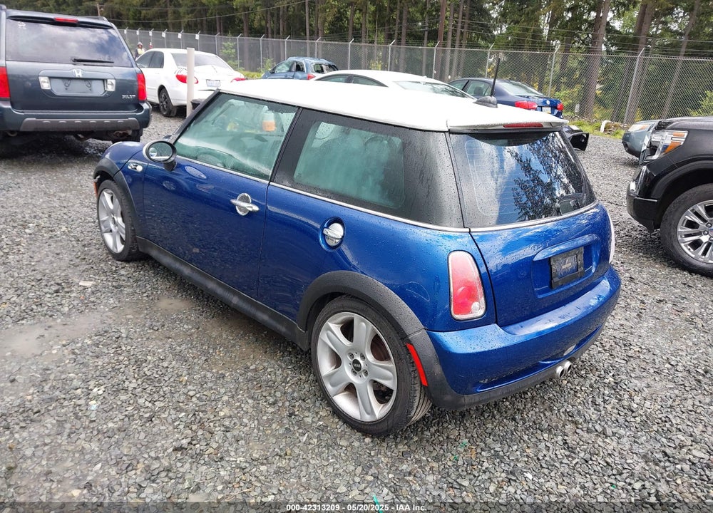 2003 MINI COOPER S VIN: WMWRE33433TD60388