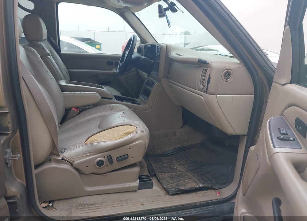 2004 CHEVROLET TAHOE LT VIN: 1GNEK13Z84J240257