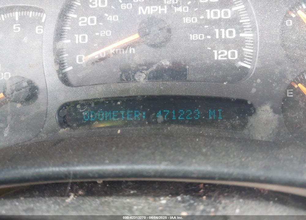 2004 CHEVROLET TAHOE LT VIN: 1GNEK13Z84J240257